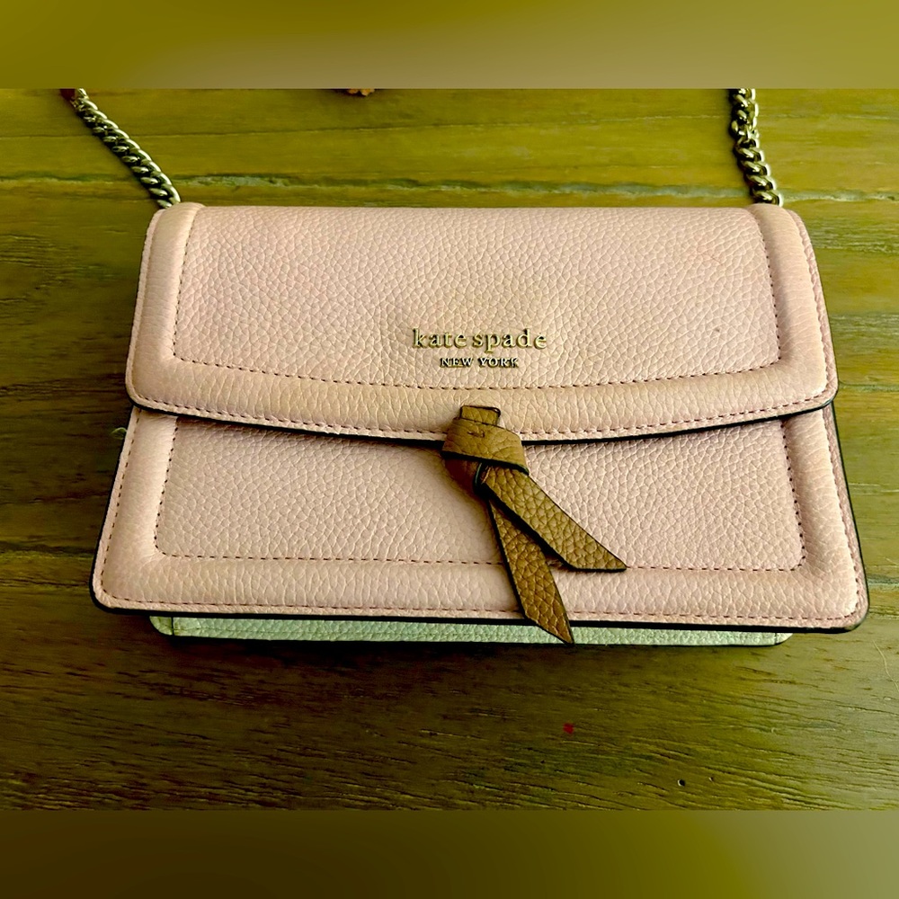 kate spade New York KNOTT FLAP CROSSBODY